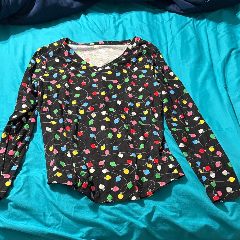 No Boundaries Christmas Lights Print Long Sleeve Top